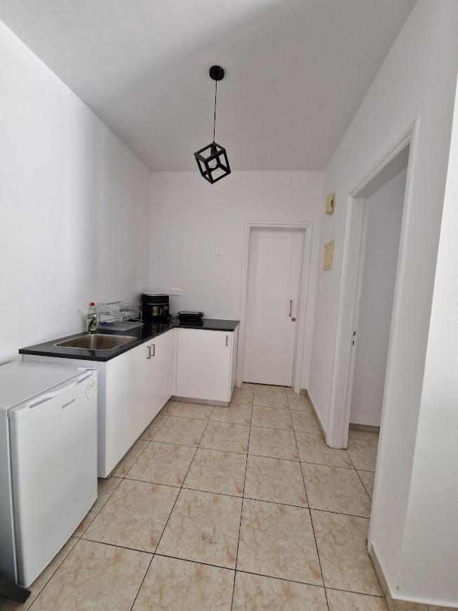 Laertis Apartments - By Imh Travel & Tours Pafos Oda fotoğraf